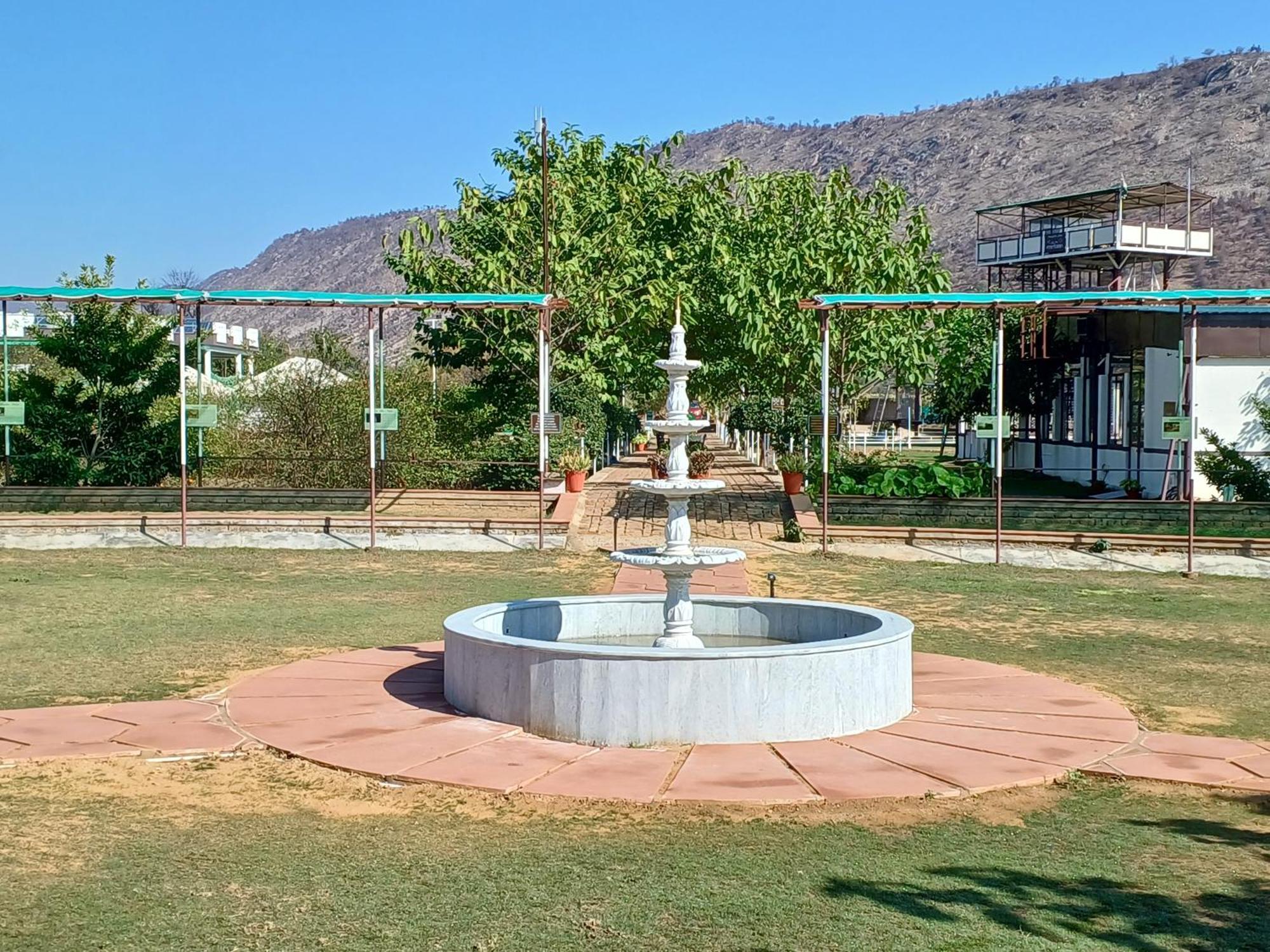 Shivir Aranya - Wilderness Resort อัลวาร์ ภายนอก รูปภาพ