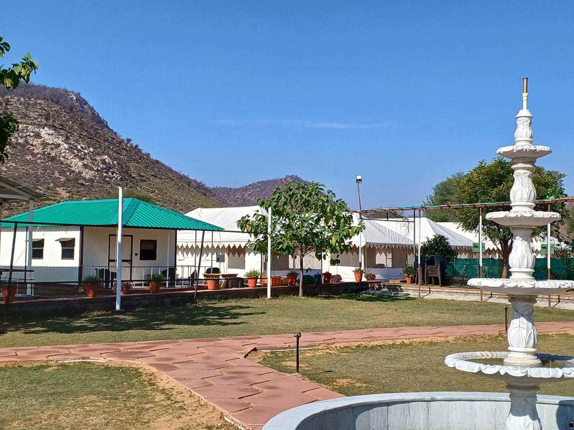 Shivir Aranya - Wilderness Resort อัลวาร์ ภายนอก รูปภาพ