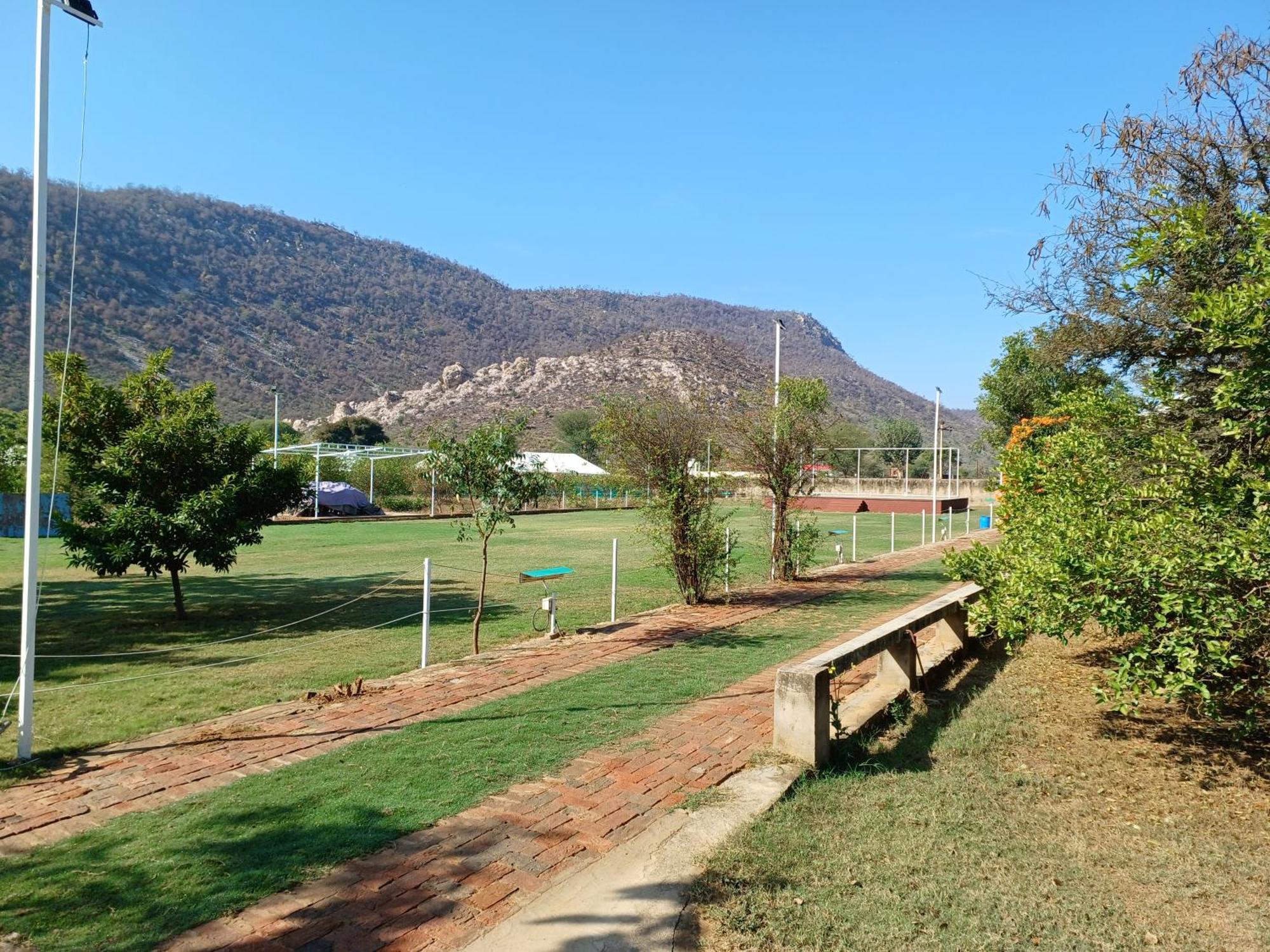 Shivir Aranya - Wilderness Resort อัลวาร์ ภายนอก รูปภาพ