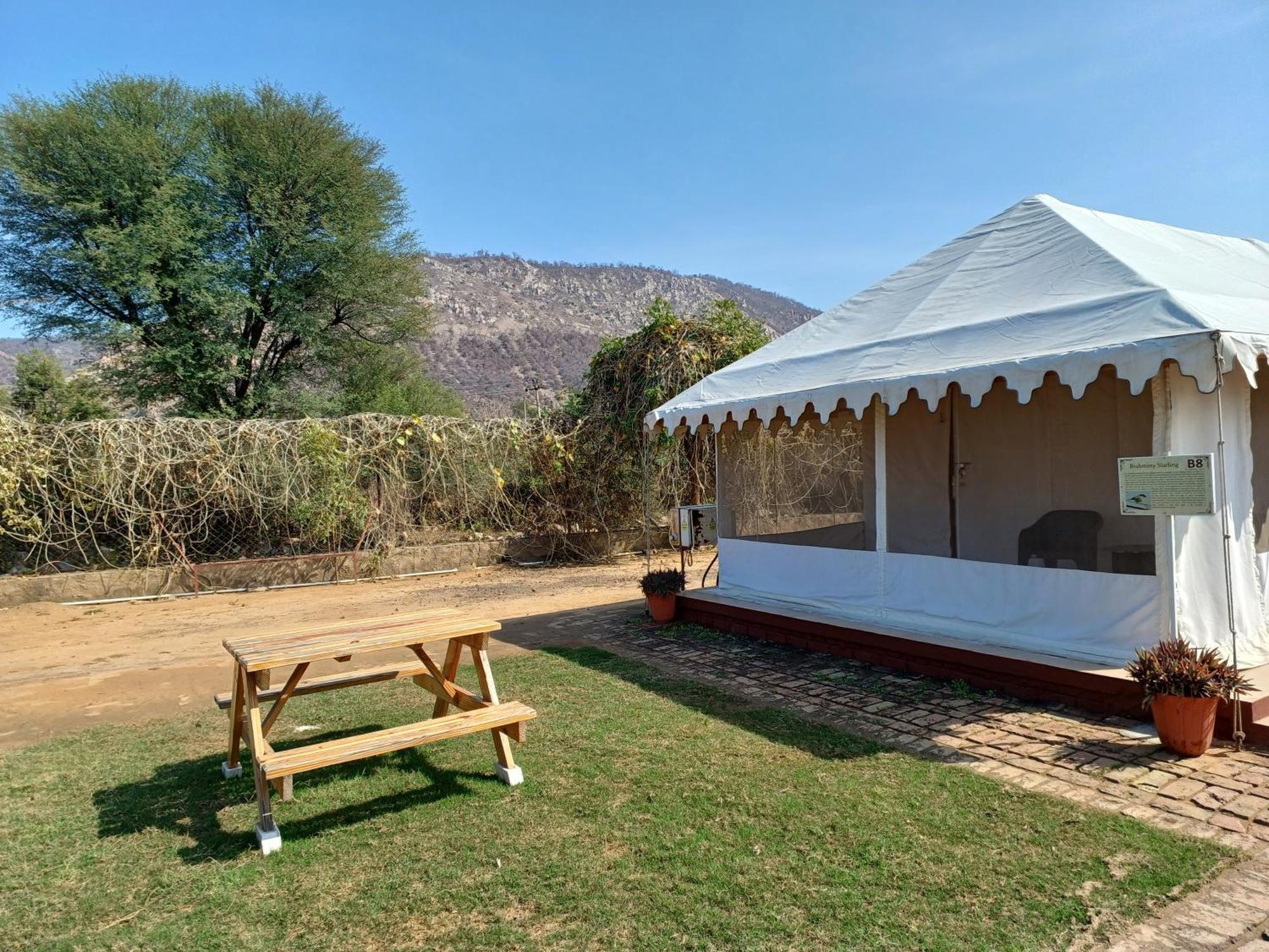 Shivir Aranya - Wilderness Resort อัลวาร์ ภายนอก รูปภาพ
