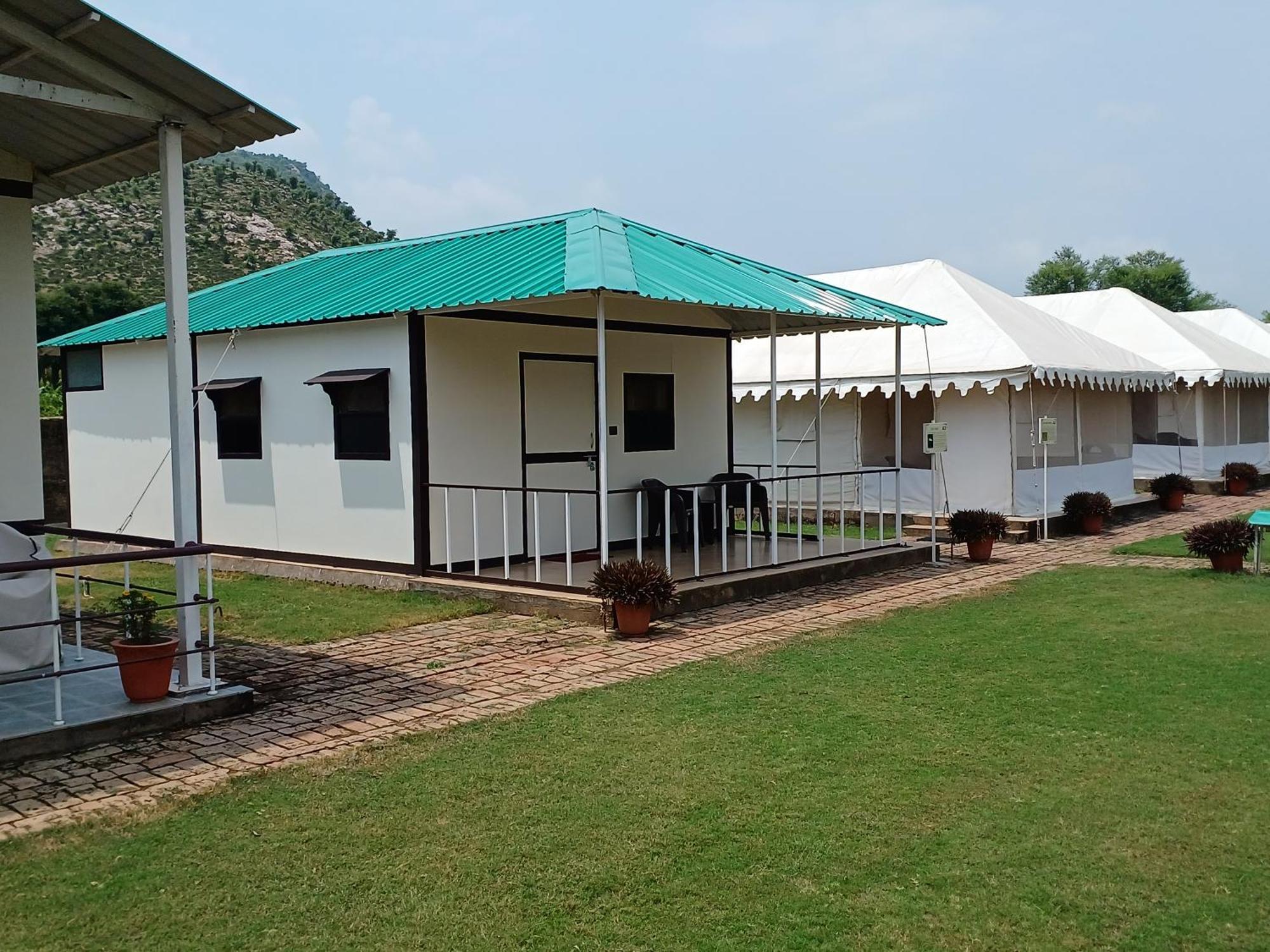 Shivir Aranya - Wilderness Resort อัลวาร์ ภายนอก รูปภาพ