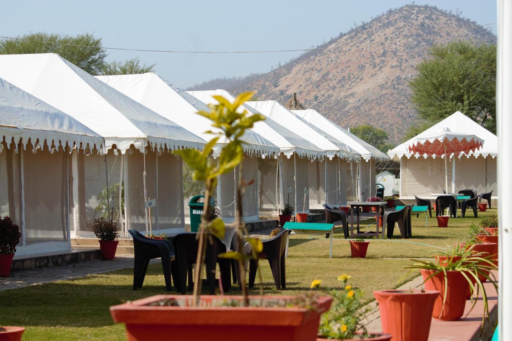 Shivir Aranya - Wilderness Resort อัลวาร์ ภายนอก รูปภาพ